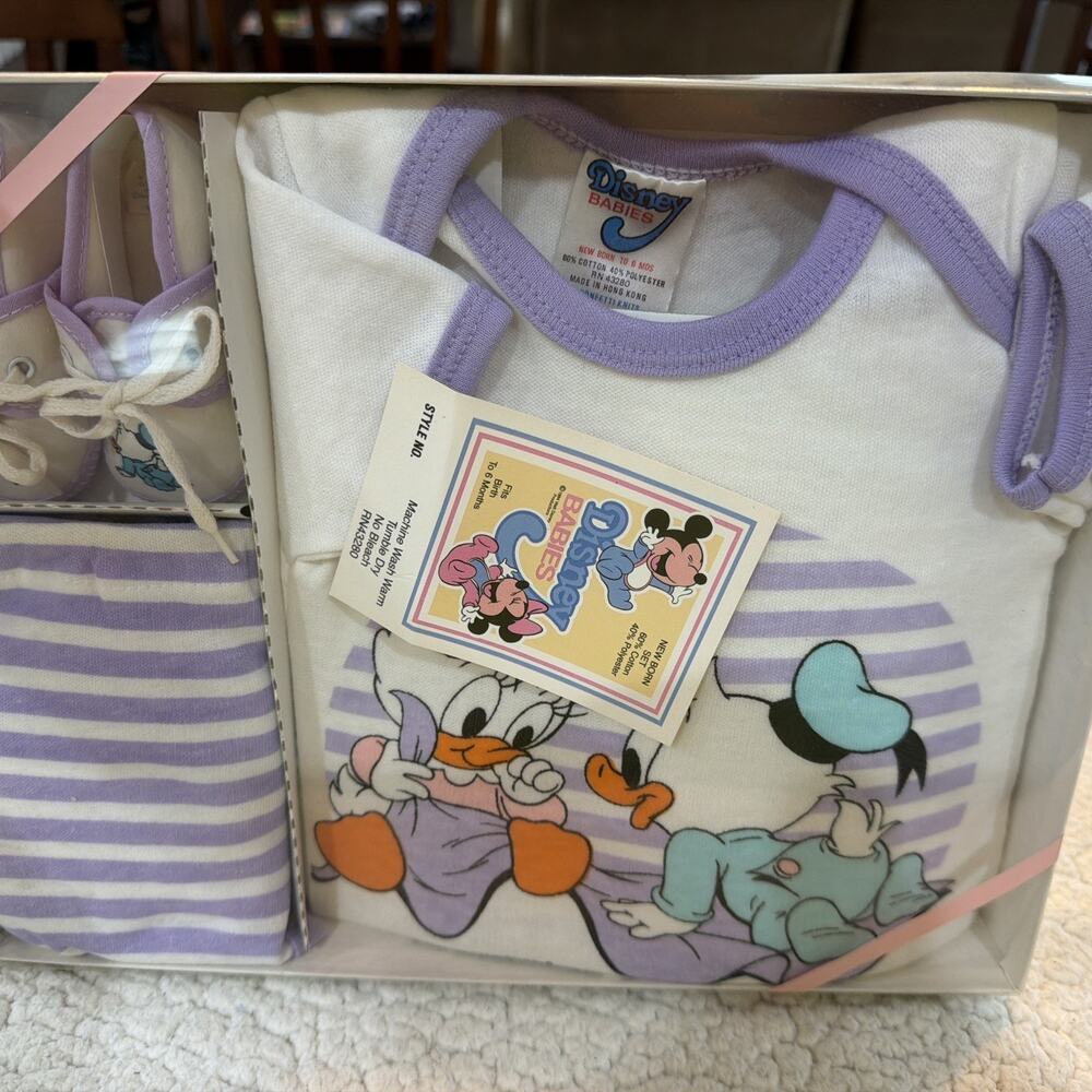 Ultra Rare 1984 Vintage Daisy And Donald Duck New Born Gift Set Shirt Shoes